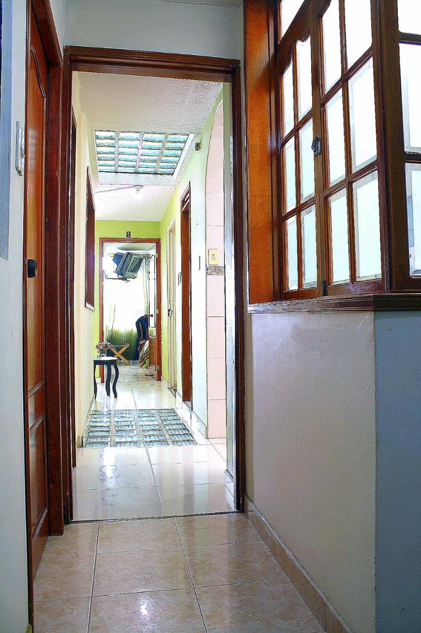Hostel Casa Alb ボゴタ エクステリア 写真