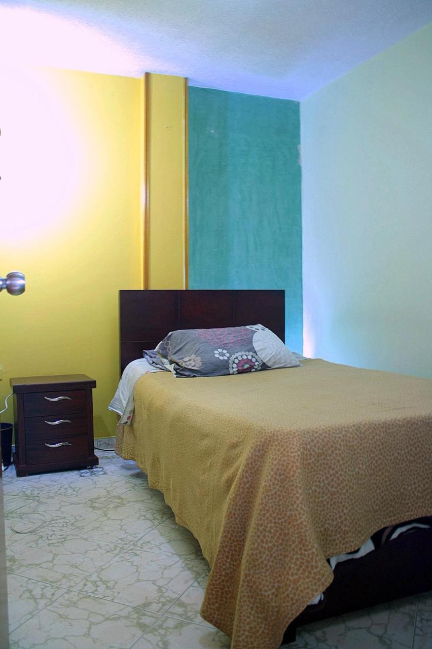 Hostel Casa Alb ボゴタ エクステリア 写真